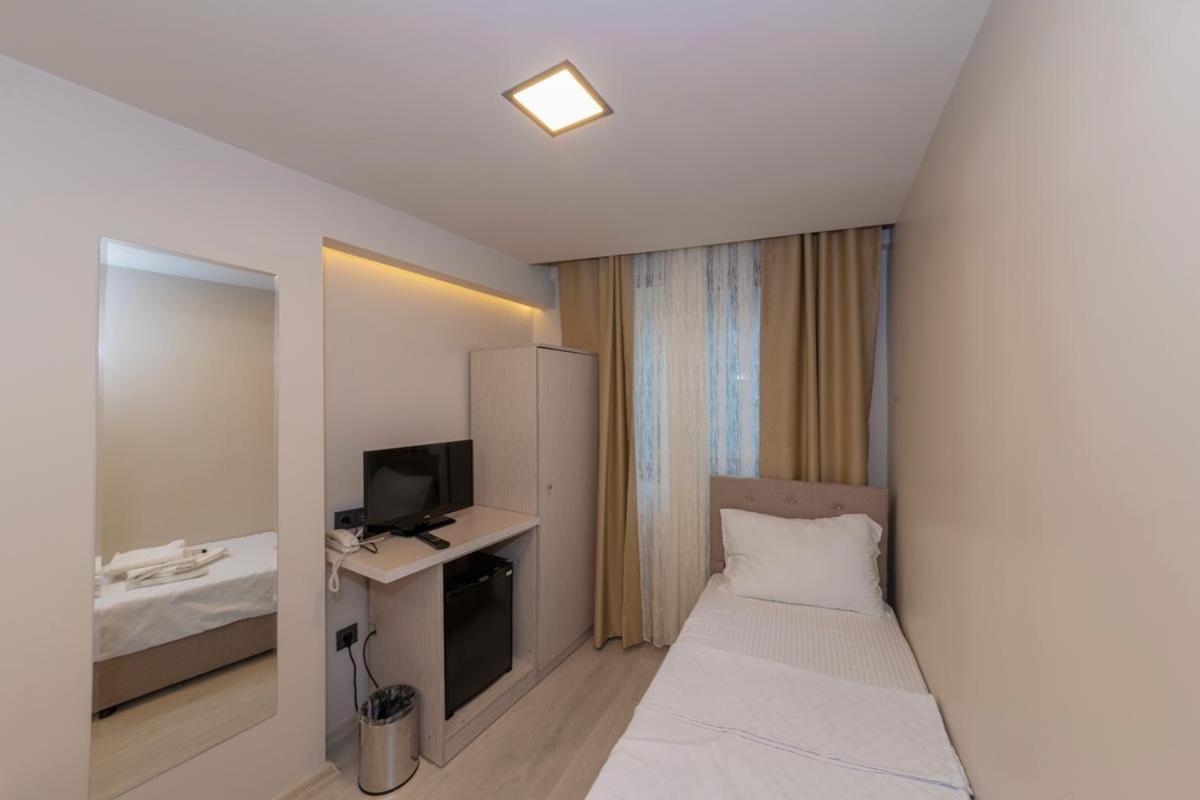 Grand Ahi Hotel Istanbul Bagian luar foto