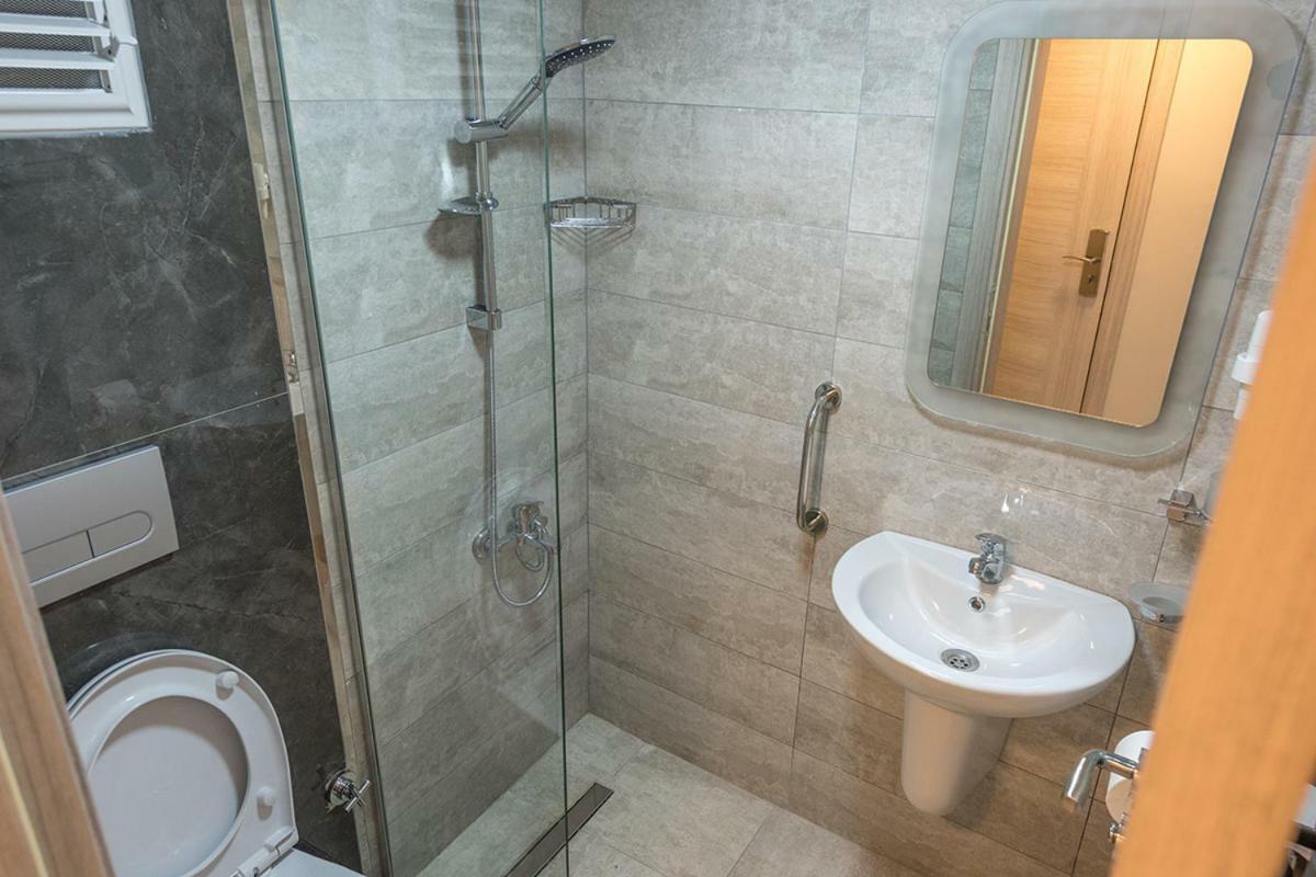 Grand Ahi Hotel Istanbul Bagian luar foto
