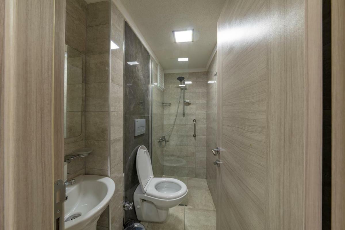 Grand Ahi Hotel Istanbul Bagian luar foto